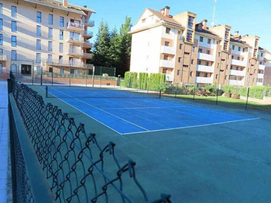 Precioso Atico Con Bonitas Vistas A La Pena Oroel Appartement Jaca Buitenkant foto