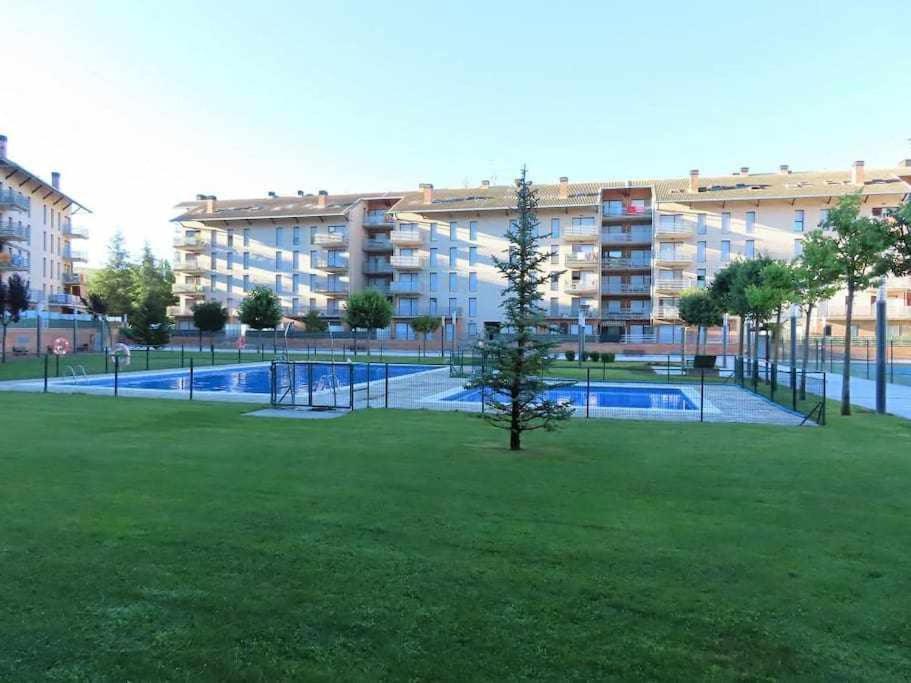 Precioso Atico Con Bonitas Vistas A La Pena Oroel Appartement Jaca Buitenkant foto