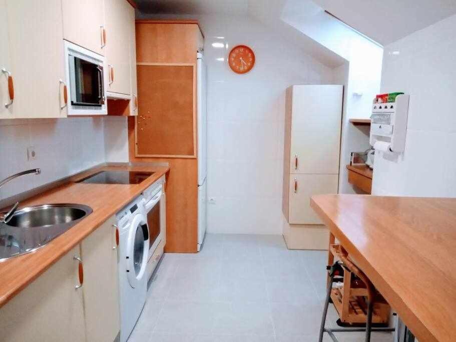 Precioso Atico Con Bonitas Vistas A La Pena Oroel Appartement Jaca Buitenkant foto