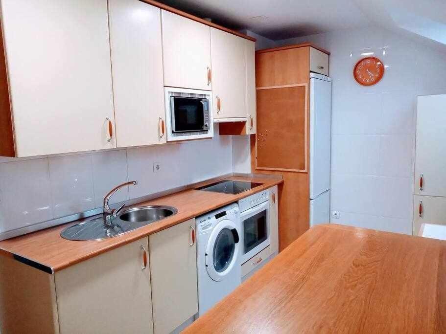 Precioso Atico Con Bonitas Vistas A La Pena Oroel Appartement Jaca Buitenkant foto